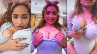 Aditi Mistry Letest Exclusive Showing live Video